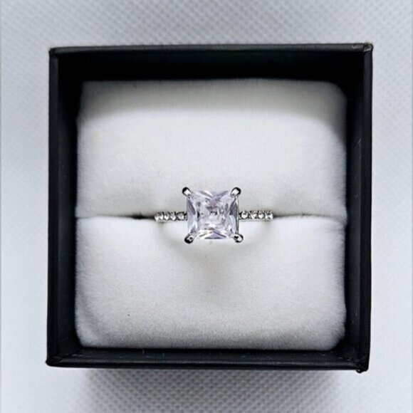 2 Kt Princess Cut Simulant Diamond Silver Tone Anniversary / Engagement Ring - Picture 1 of 7